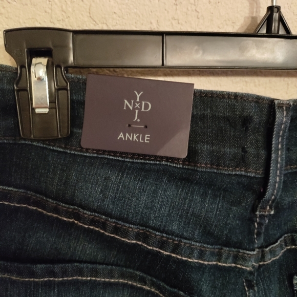 NWT--NYDJ ankle jeans MSRP $110 size 12 - Picture 7 of 12